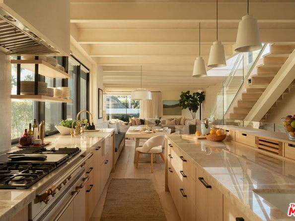 120 N Hart Avenue, Santa Monica CA 90405