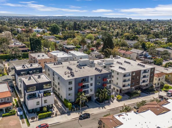 5026 Rosewood Avenue, Los Angeles CA 90004