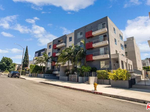 5026 Rosewood Avenue, Los Angeles CA 90004