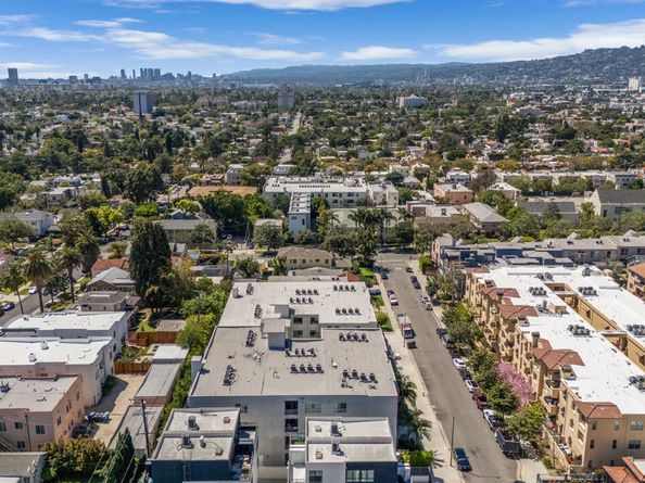 5026 Rosewood Avenue, Los Angeles CA 90004