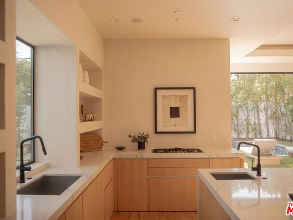 6546 Colgate Avenue, Los Angeles CA 90048