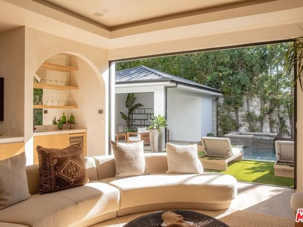 6546 Colgate Avenue, Los Angeles CA 90048