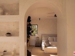 6546 Colgate Avenue, Los Angeles CA 90048