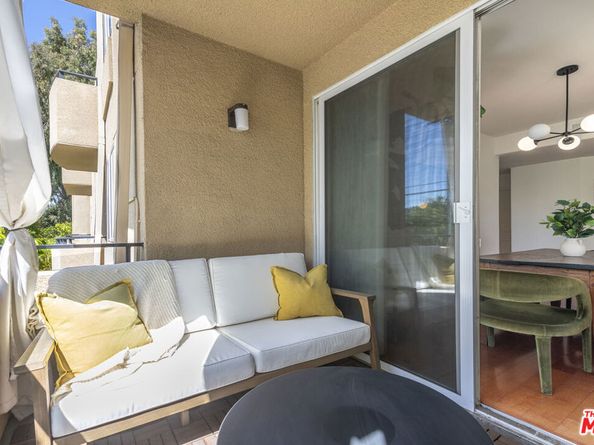 12633 Moorpark Street 212, Studio City CA 91604