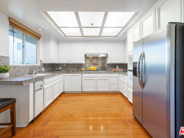 12633 Moorpark Street 212, Studio City CA 91604