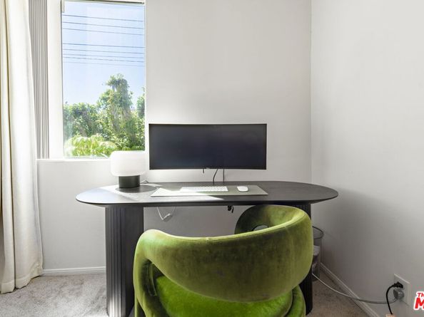 12633 Moorpark Street 212, Studio City CA 91604