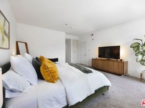 12633 Moorpark Street 212, Studio City CA 91604