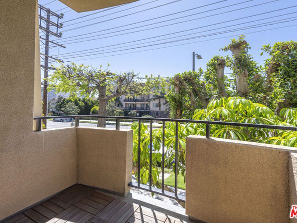 12633 Moorpark Street 212, Studio City CA 91604