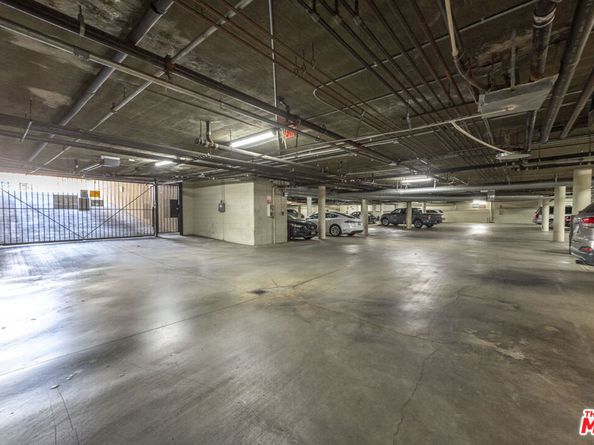 12633 Moorpark Street 212, Studio City CA 91604