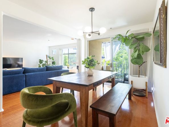 12633 Moorpark Street 212, Studio City CA 91604