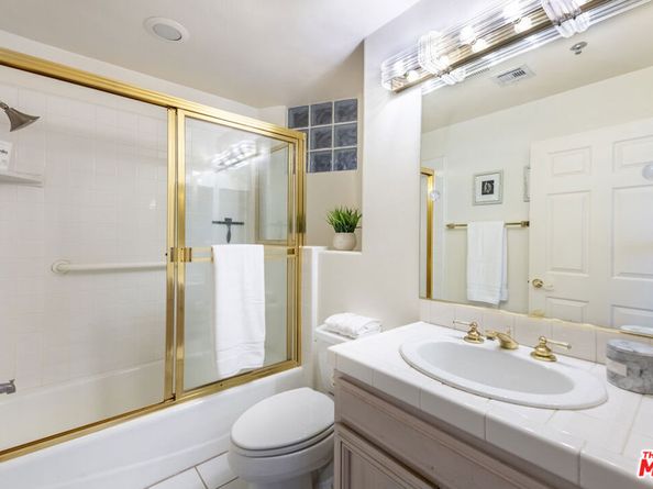 12633 Moorpark Street 212, Studio City CA 91604