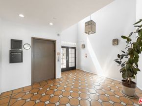 12633 Moorpark Street 212, Studio City CA 91604