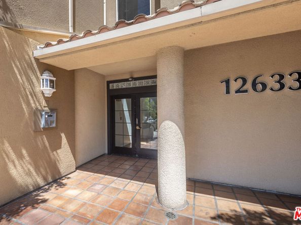 12633 Moorpark Street 212, Studio City CA 91604