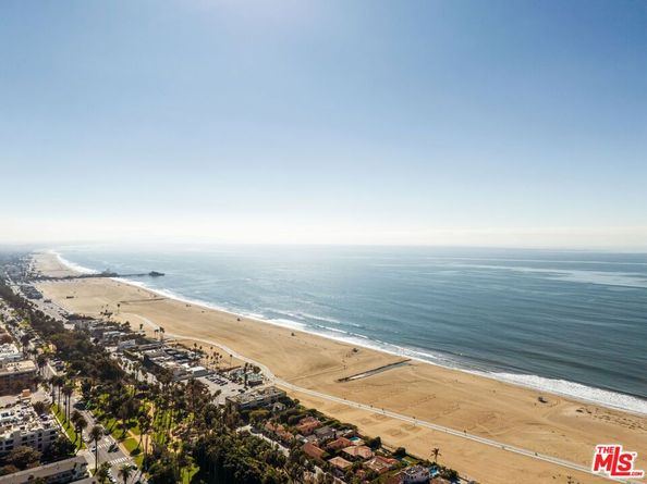 130 Marguerita Avenue 13, Santa Monica CA 90402