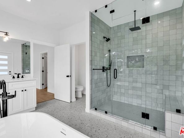 4308 Victoria Park Drive, Los Angeles CA 90019