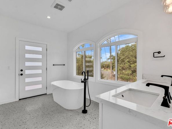 4308 Victoria Park Drive, Los Angeles CA 90019