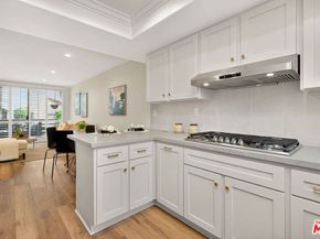 5711 Owensmouth Avenue 131, Woodland Hills CA 91367