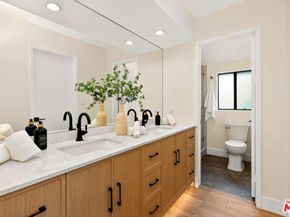 5711 Owensmouth Avenue 131, Woodland Hills CA 91367