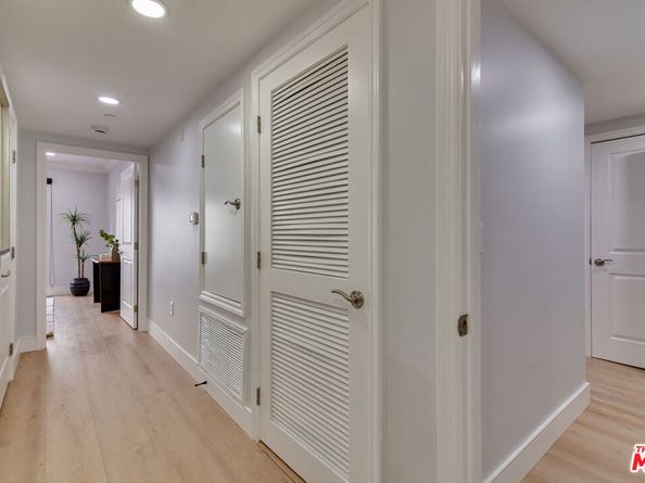 1878 Greenfield Avenue 104, Los Angeles CA 90025