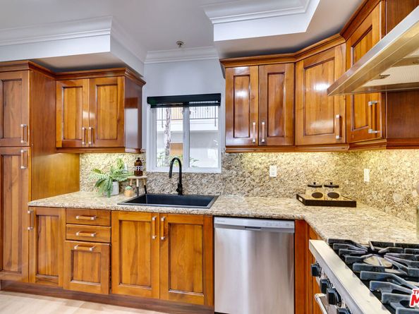 1878 Greenfield Avenue 104, Los Angeles CA 90025