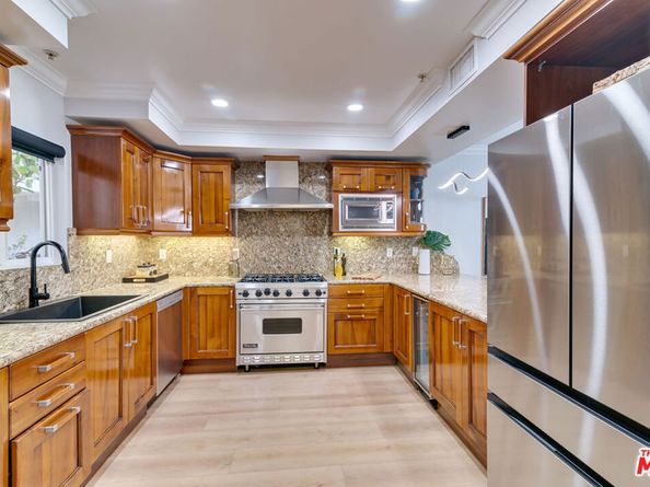 1878 Greenfield Avenue 104, Los Angeles CA 90025