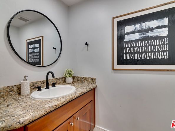 1878 Greenfield Avenue 104, Los Angeles CA 90025