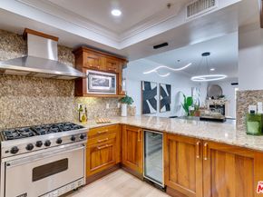 1878 Greenfield Avenue 104, Los Angeles CA 90025