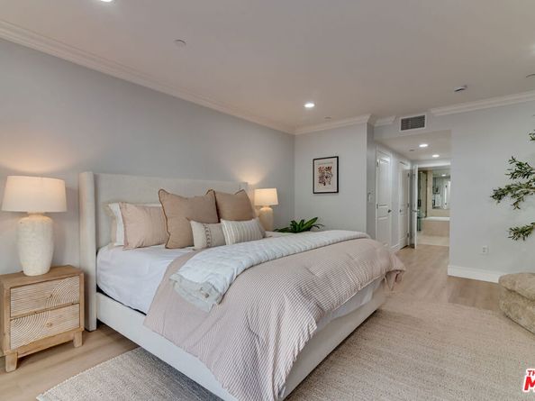 1878 Greenfield Avenue 104, Los Angeles CA 90025