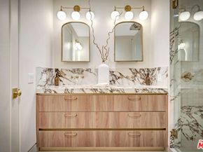 656 Huntley Drive 102, West Hollywood CA 90069