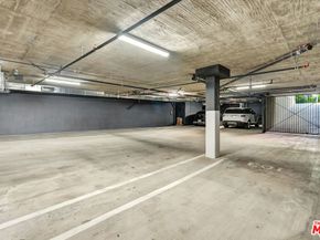 656 Huntley Drive 102, West Hollywood CA 90069