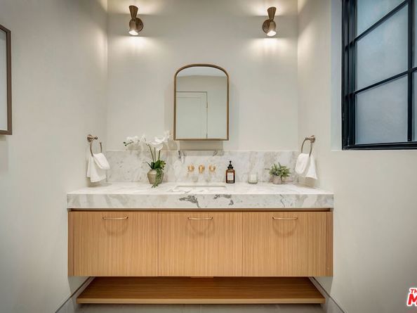 656 Huntley Drive 102, West Hollywood CA 90069