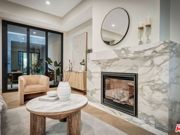 656 Huntley Drive 102, West Hollywood CA 90069