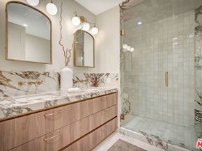 656 Huntley Drive 102, West Hollywood CA 90069