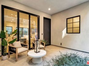 656 Huntley Drive 102, West Hollywood CA 90069