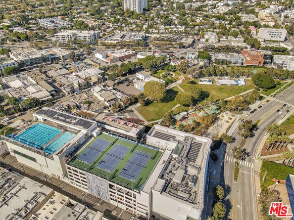 656 Huntley Drive 102, West Hollywood CA 90069