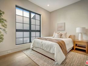 656 Huntley Drive 102, West Hollywood CA 90069