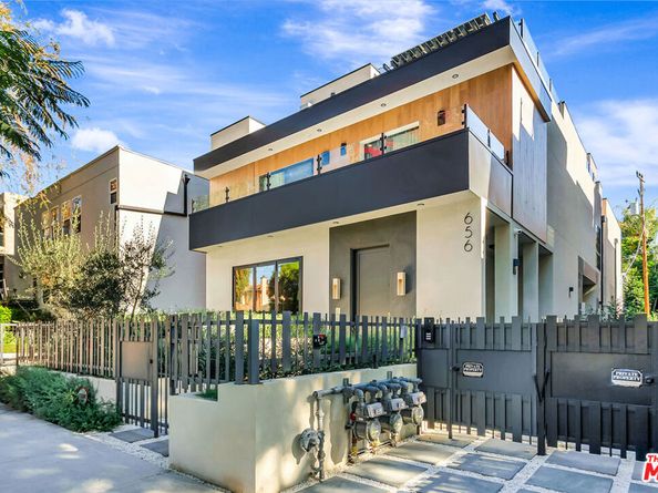 656 Huntley Drive 102, West Hollywood CA 90069