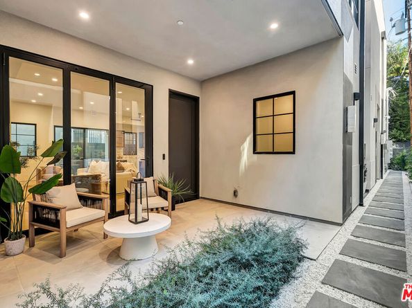 656 Huntley Drive 102, West Hollywood CA 90069