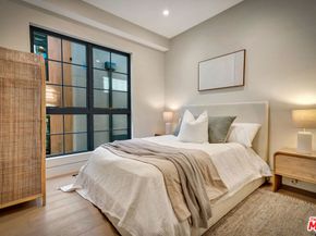 656 Huntley Drive 102, West Hollywood CA 90069