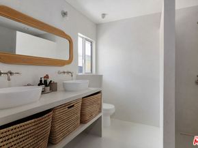 5544 W 63rd Street, Los Angeles CA 90056
