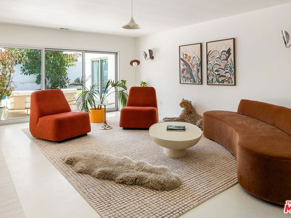5544 W 63rd Street, Los Angeles CA 90056