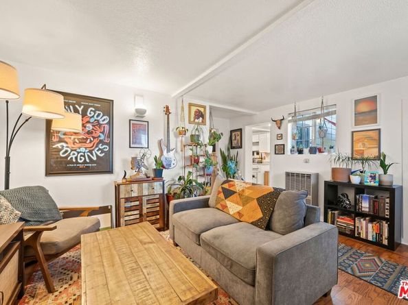 2142 Baxter Street, Los Angeles CA 90039