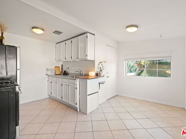 2142 Baxter Street, Los Angeles CA 90039