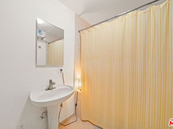 2142 Baxter Street, Los Angeles CA 90039