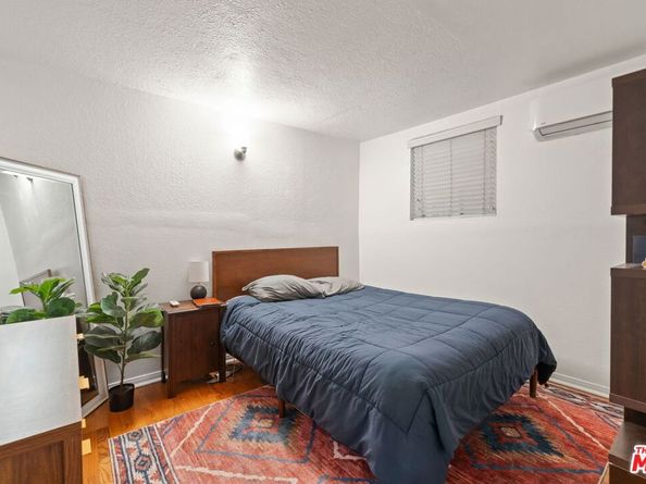 2142 Baxter Street, Los Angeles CA 90039