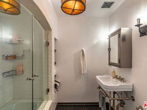 820 N Roxbury Drive, Beverly Hills CA 90210