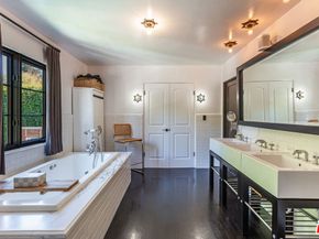 820 N Roxbury Drive, Beverly Hills CA 90210
