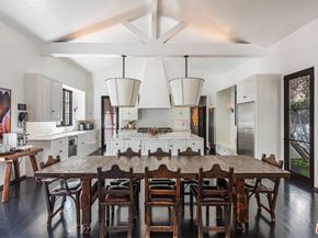820 N Roxbury Drive, Beverly Hills CA 90210