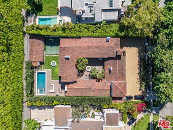 820 N Roxbury Drive, Beverly Hills CA 90210