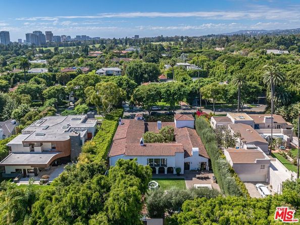 820 N Roxbury Drive, Beverly Hills CA 90210